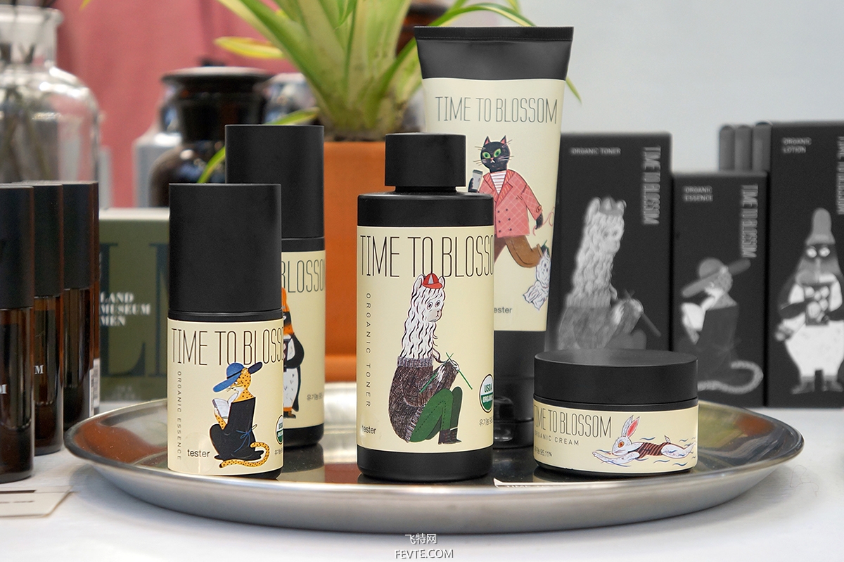 亞克力化妝品瓶子生產廠家告訴你，聚酯塑料PET瓶的開發(fā)與應用