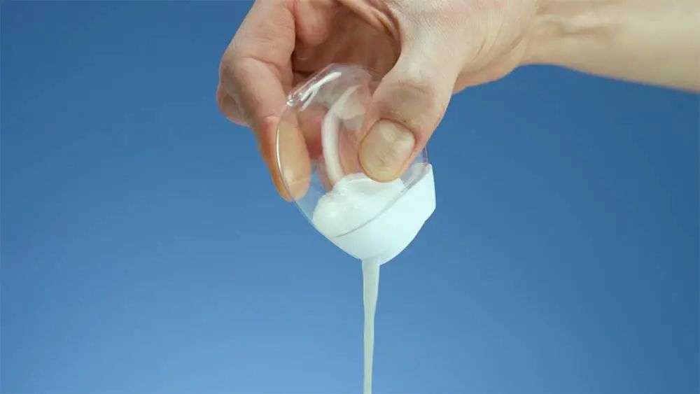 再也不用「擠牙膏」，高露潔換上的「潤滑劑」包裝，讓牙膏從此一滴不剩